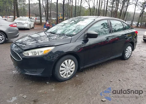 2017 Ford Focus S z USA, uszkodzony, nr VIN 1FADP3E2XHL312495